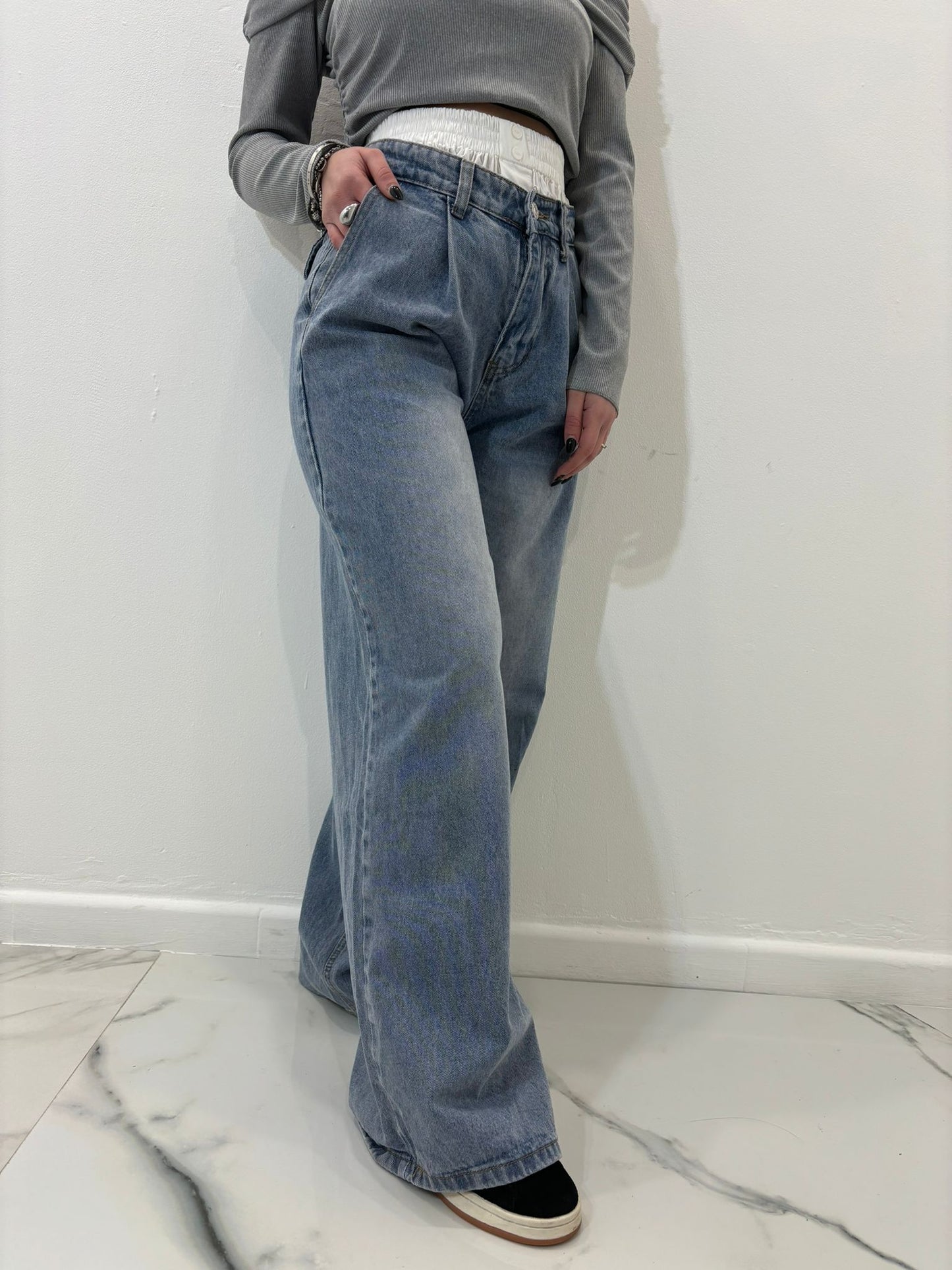 Jeans box white