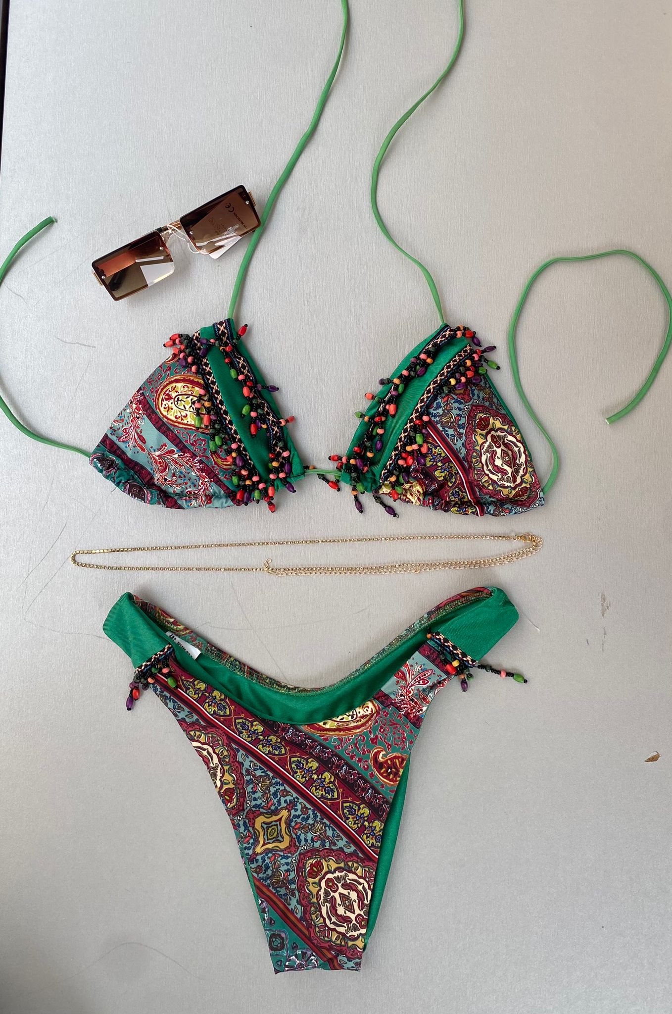 Bikini colour