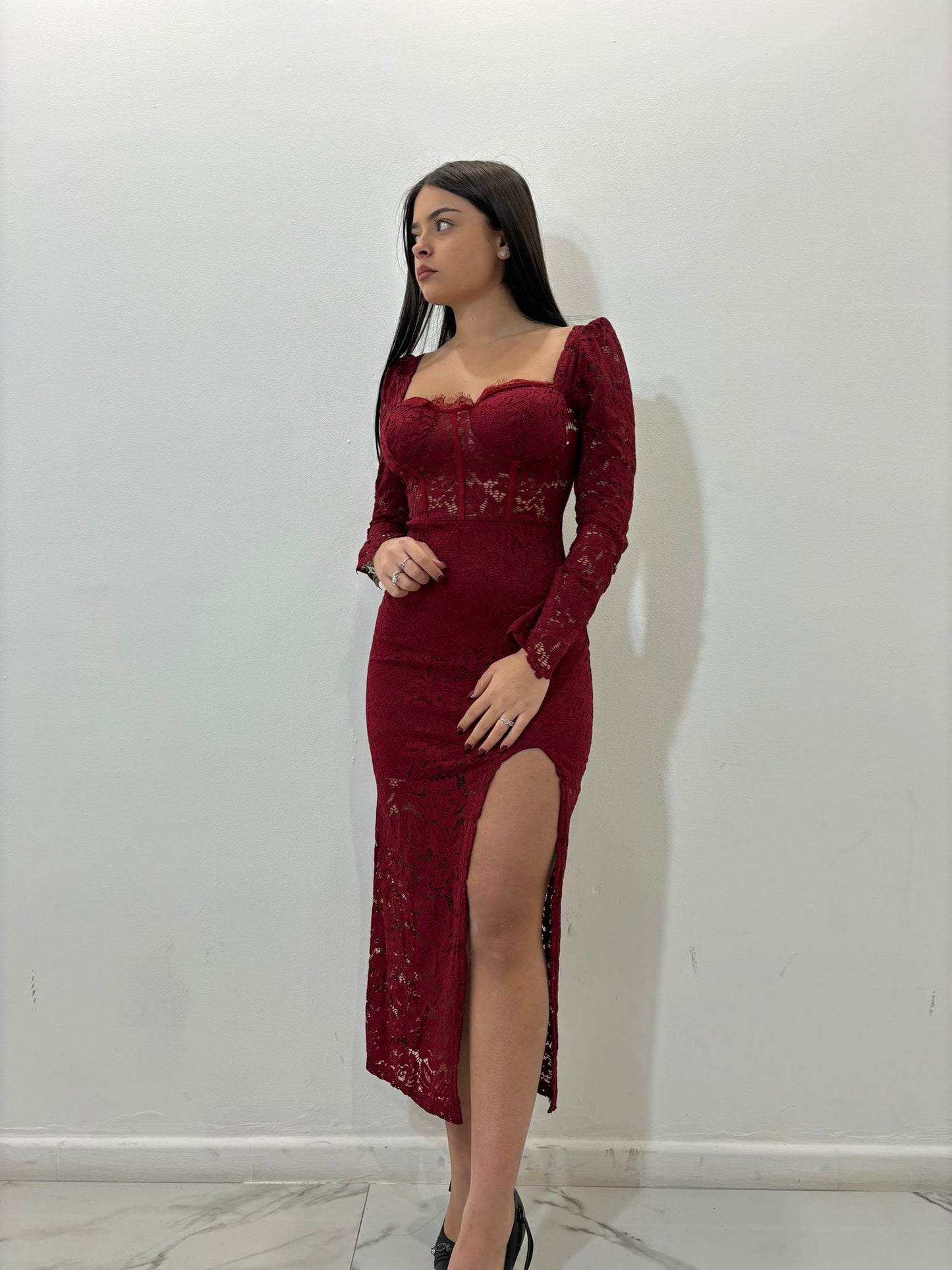 Abito lungo in pizzo Carlotta bordeaux